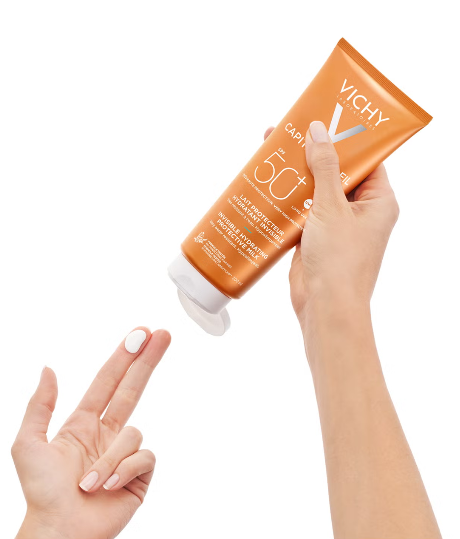 Capital_Soleil_Hydrating_Fresh_Sun_Protection_Milk_SPF50__Application