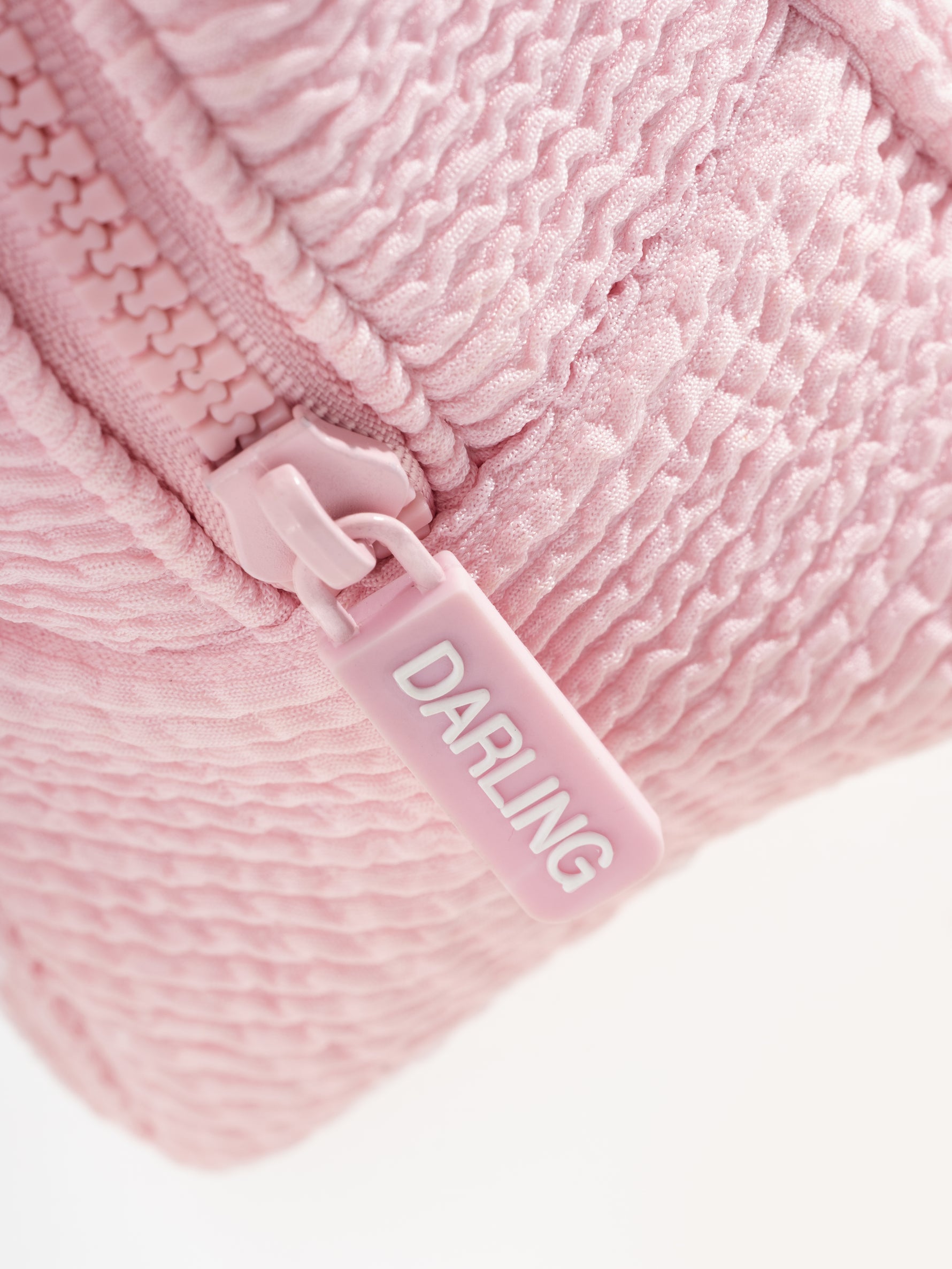 Darling_A_La_Plage_Suncare_Kit_Closeup