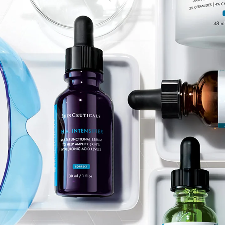 Skinceuticals_HAIMG_Bottle_Lifestyle.png