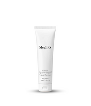 Medik8 Surface Radiance Cleanse