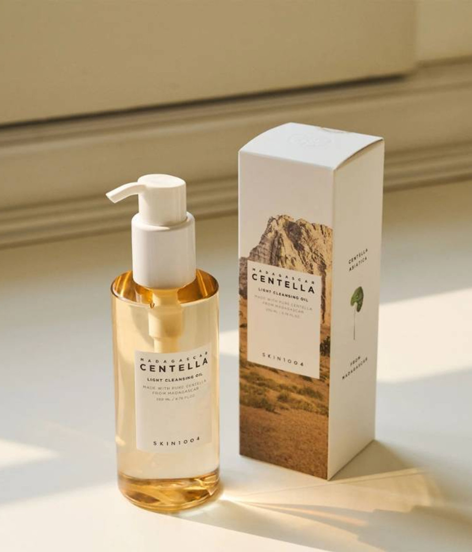 Skin1004 Centella Light cleansing oil with packaging