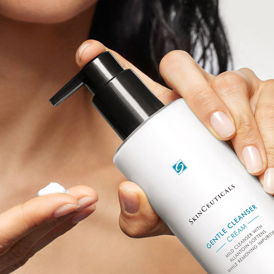 Skinceuticals_GentleCleanserCream_BottleHands.jpg